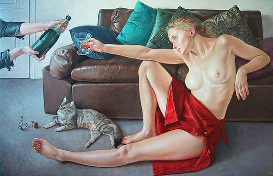 900x581, 70 Kb / диван, подушки, юбка, бокал, шампанское, котэ