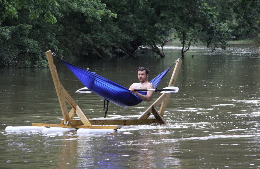 893x580, 221 Kb / плот, гамак, весло, река