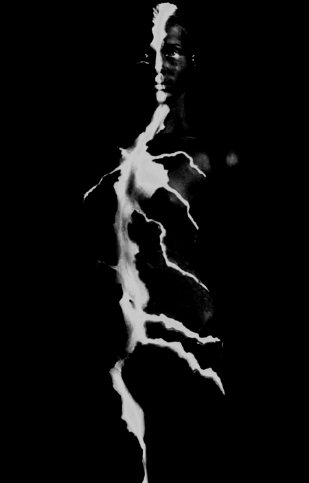 450x704, 40 Kb / молоко, ч/б, девушка, пролито