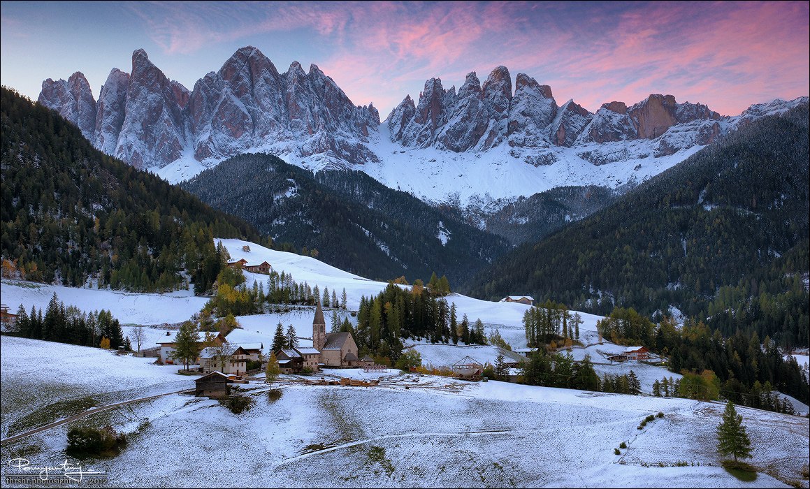 1159x700, 310 Kb / деревня, снег, горы, скалы