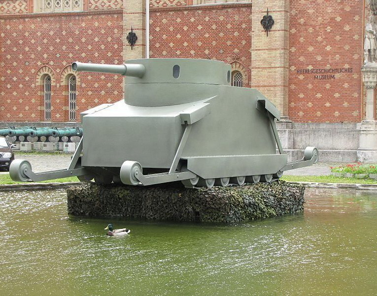 765x600, 235 Kb / танк, музей, пруд