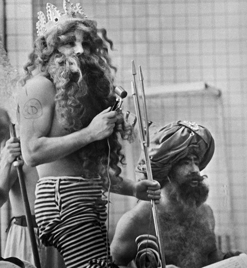 800x867, 160 Kb / Юрий, Гагарин, леонов, вечеринка, Звездный, городок, 1965