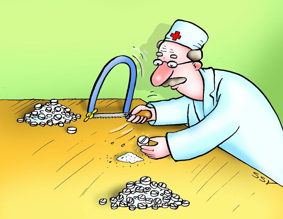 960x742, 74 Kb / врач, таблетки, медик, пила, ножёвка, стол, гора