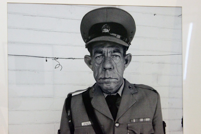 687x458, 96 Kb / ЮАР, Сержант, 1992г, Департамент, Тюрем, Роджер, Баллен