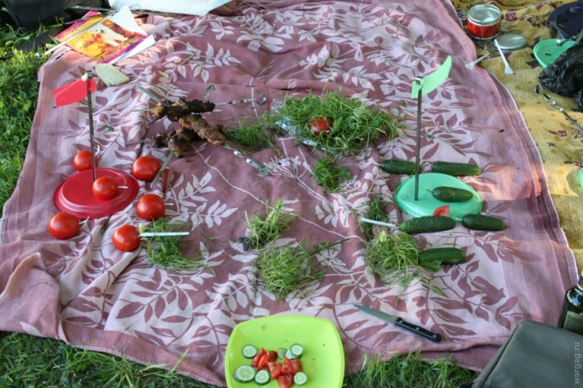 840x559, 140 Kb / поляна, помидоры, огурцы, танки, флаги, зелень, нож, шашлык, WoT