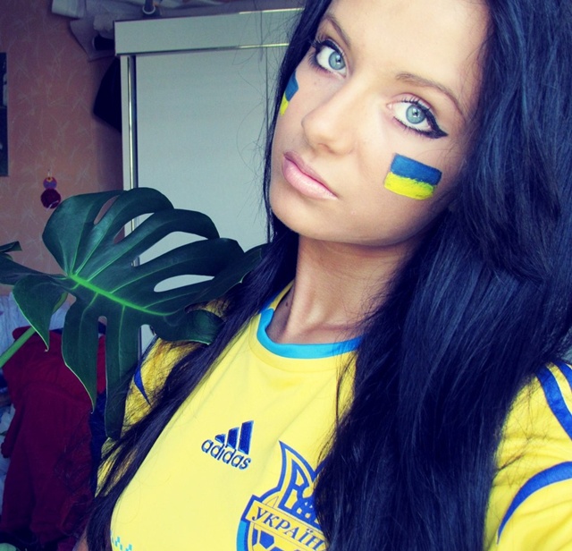 640x616, 139 Kb / Девушка, Украина, Болельщица, Лера Горюк