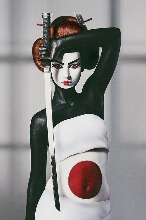 500x750, 54 Kb / девушка, катана, флаг, япония, онна-бугэйся