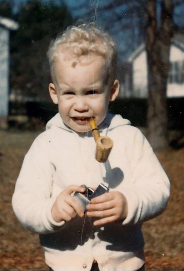 615x903, 60 Kb / мальчик, трубка, курительная, зажигалка