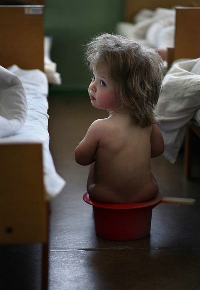 641x930, 90 Kb / ребёнок, горшок, кровать