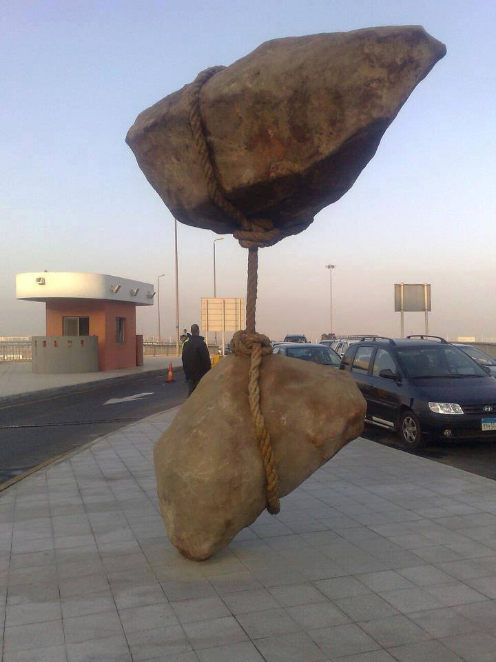 720x960, 56 Kb / памятник, камень, веревка