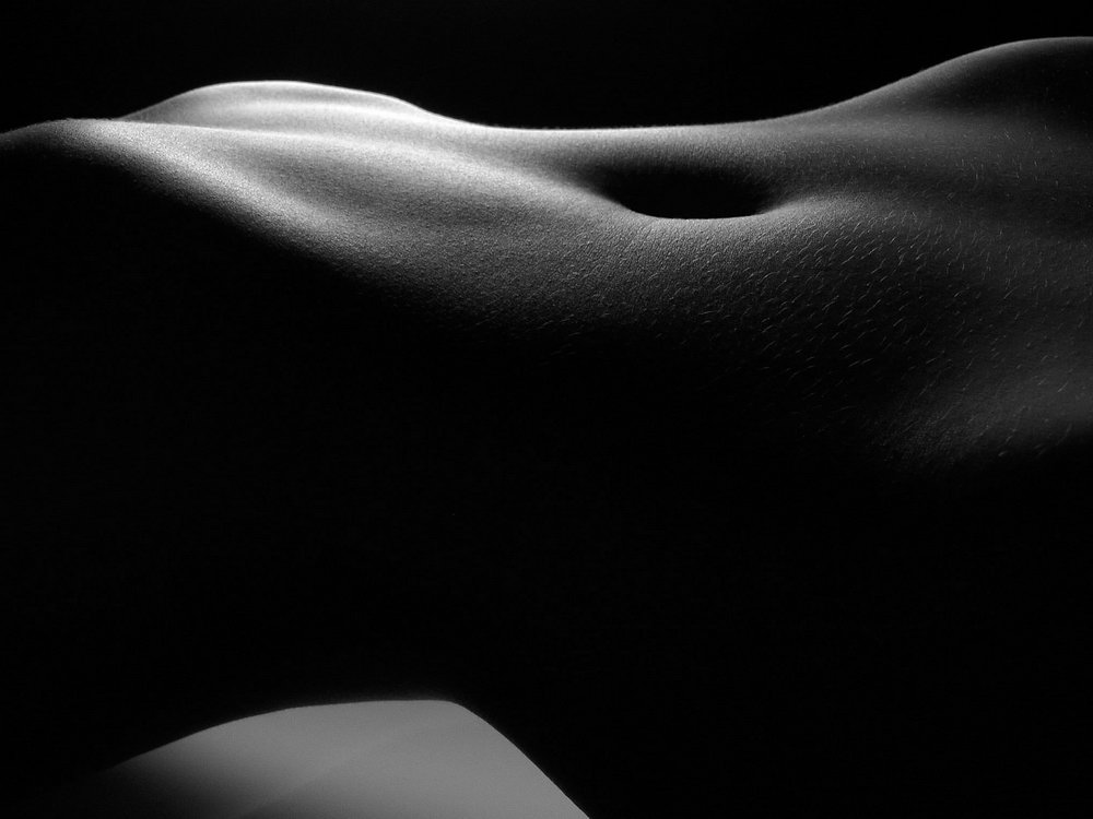 1000x750, 66 Kb / ч/б, животик, пупок