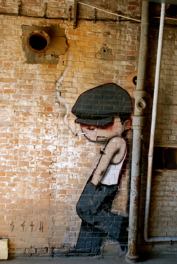 602x900, 272 Kb / граффити, хулиган, гопник, кепка, труба, сигарета