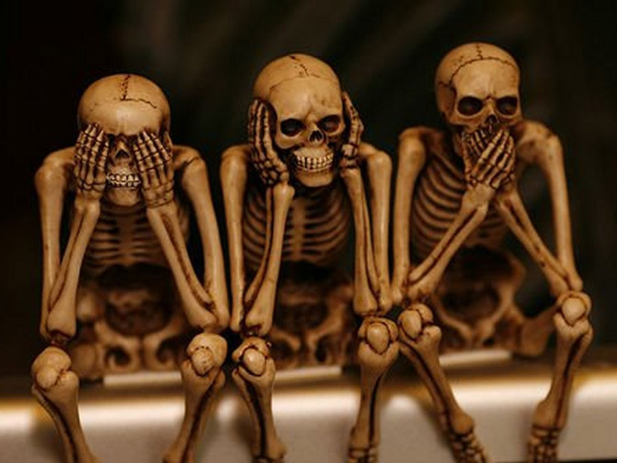 900x675, 114 Kb / скелеты, слепой, глухой, немой