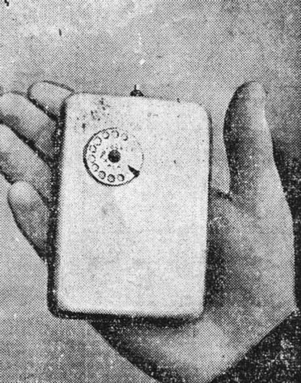 600x763, 235 Kb / телефон, рука, ретро, ч/б