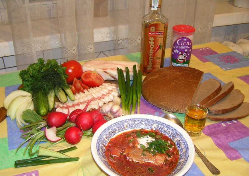 800x566, 129 Kb / обед, борщ, водка, овощи, nemiroff