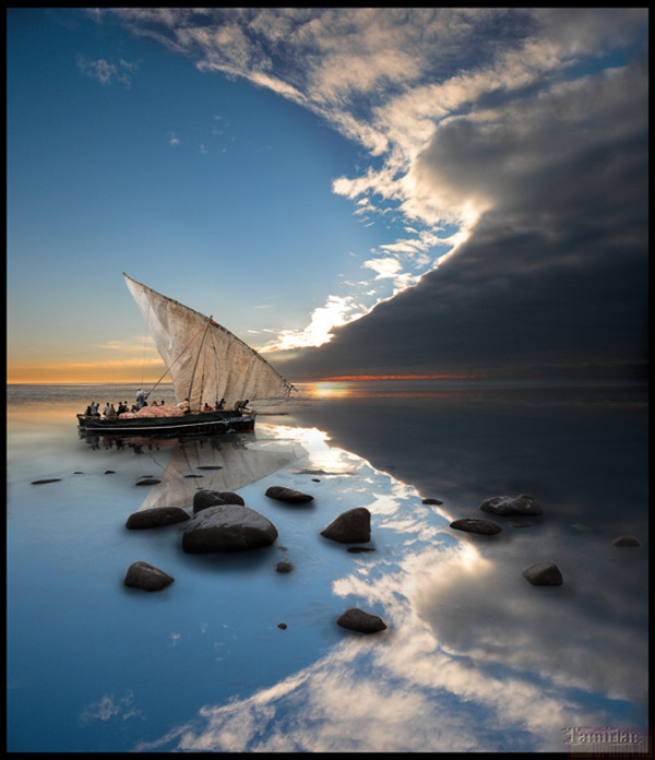 600x696, 105 Kb / небо, море, облака, лодка