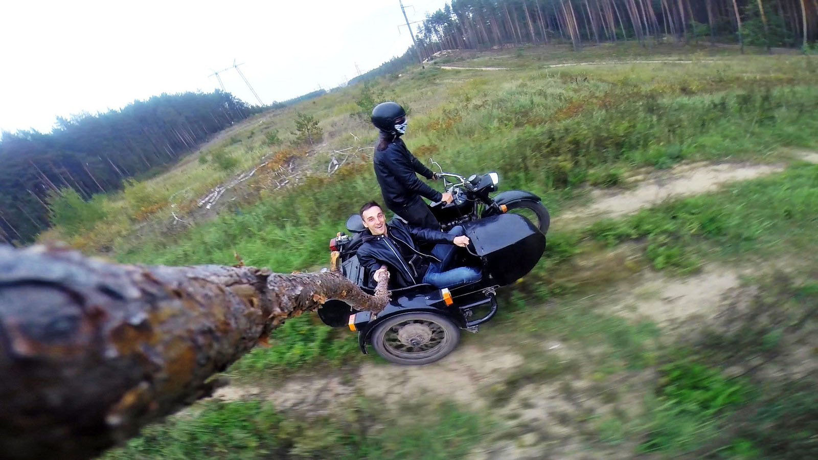 1600x900, 244 Kb / GoPro, палка, мотоцикл, коляска