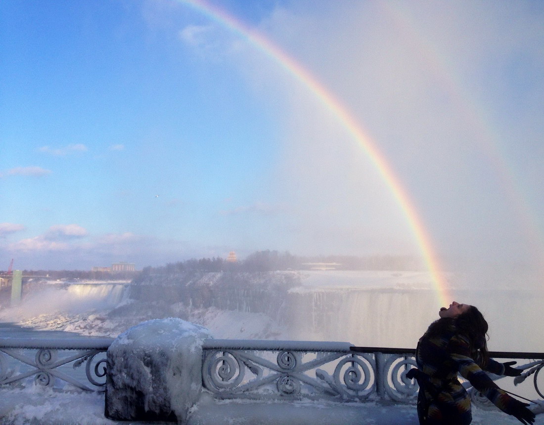 1100x860, 178 Kb / радуга, девушка, язык