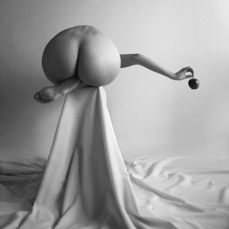 800x800, 234 Kb / попа, яблоко