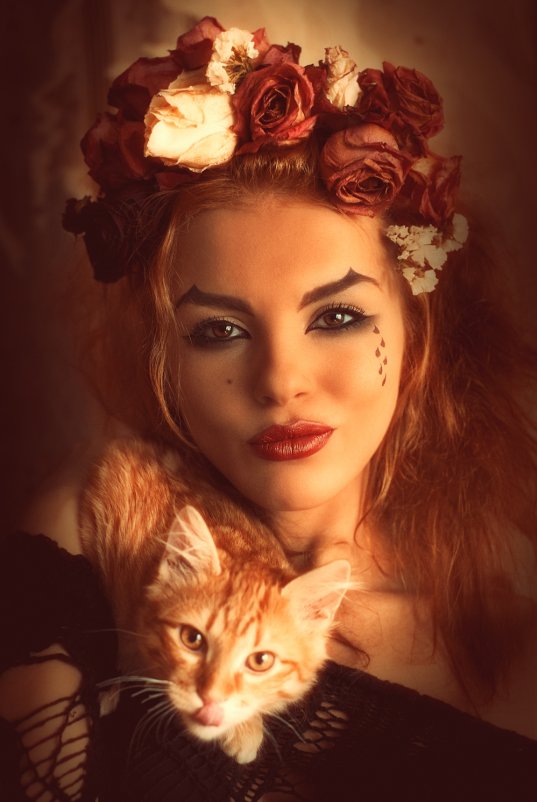537x802, 61 Kb / девушка, рыжая, кошка, цветы, розы
