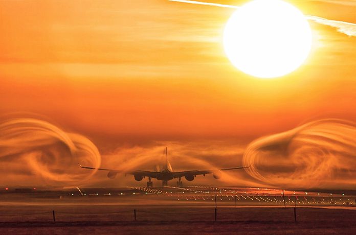 696x460, 31 Kb / Самолёт, туман, посадка, солнце