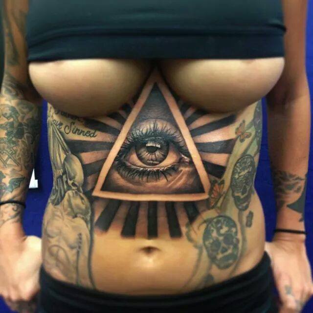 640x640, 43 Kb / тату, пирамида, глаз