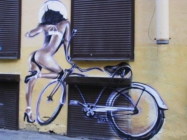 600x450, 68 Kb / Граффити, велосипед, обнаженная, граффити