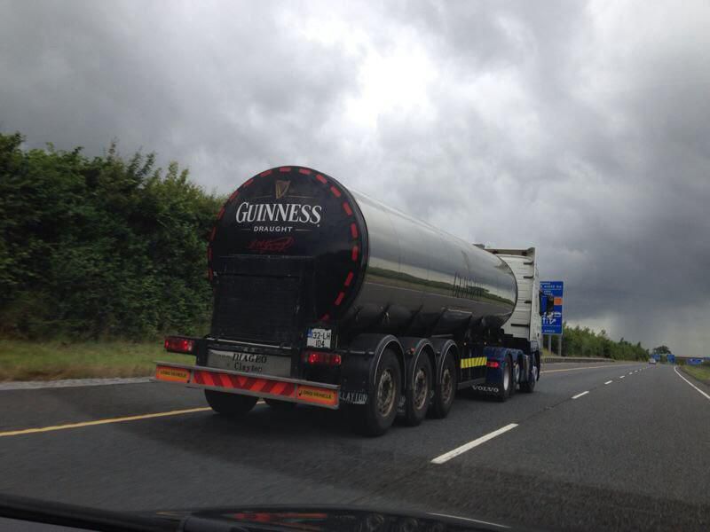 800x600, 46 Kb / guinness, гиннес, цистерна, тягач, грузовик