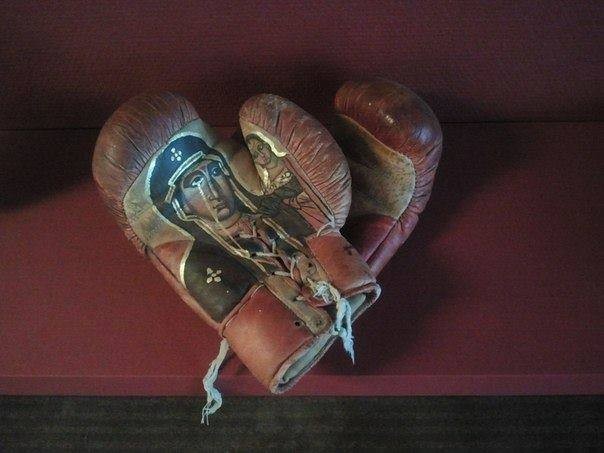 604x453, 55 Kb / бокс, перчатка, икона, ПГМ, скрепы