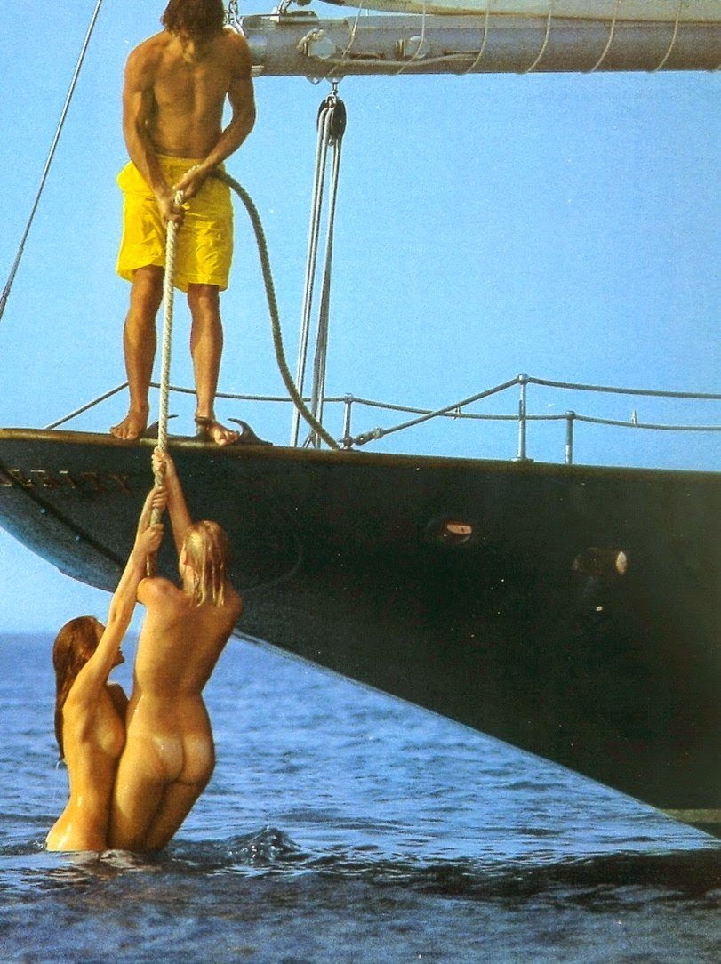 811x1084, 175 Kb / Яхта, канат, море, девушки