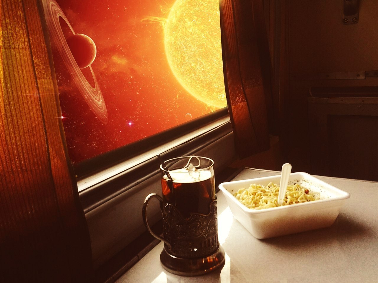 1280x960, 192 Kb / доширак, лапша, чай, поезд, солнце, сатурн