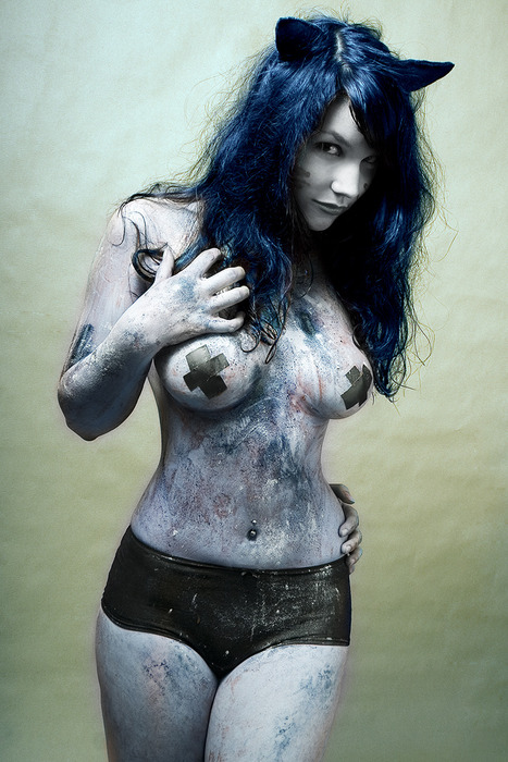 467x700, 124 Kb / уши, краска, изолента