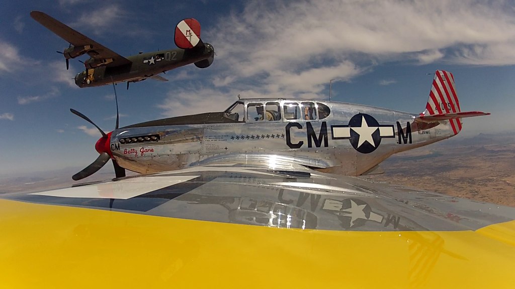 1024x576, 89 Kb / самолёт, крыло, небо, селфи, мустанг, b24