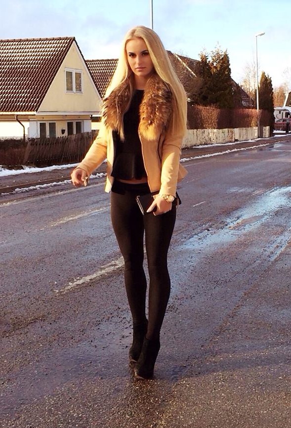 589x866, 179 Kb / Anna Nystrom, блондинка, дорога