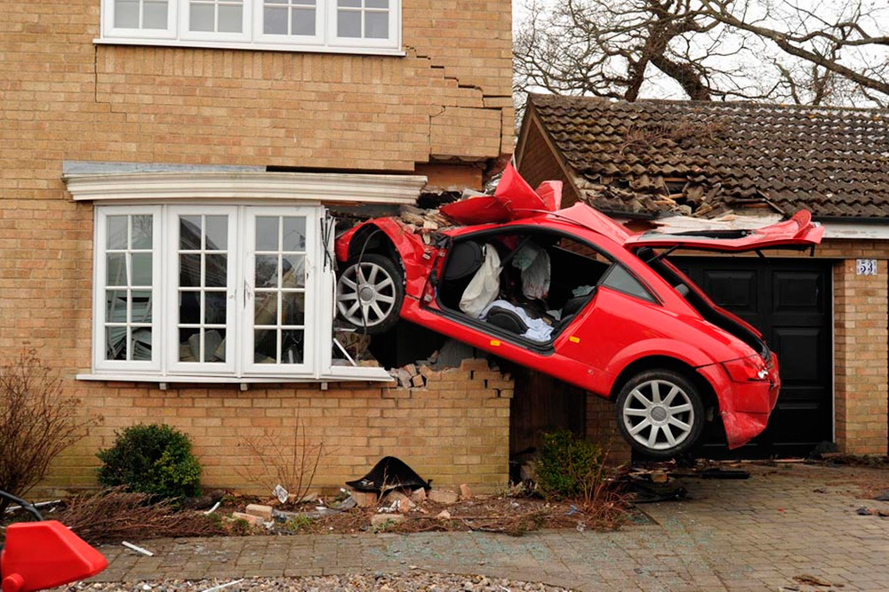 1000x666, 309 Kb / авто, стена, дом, авария