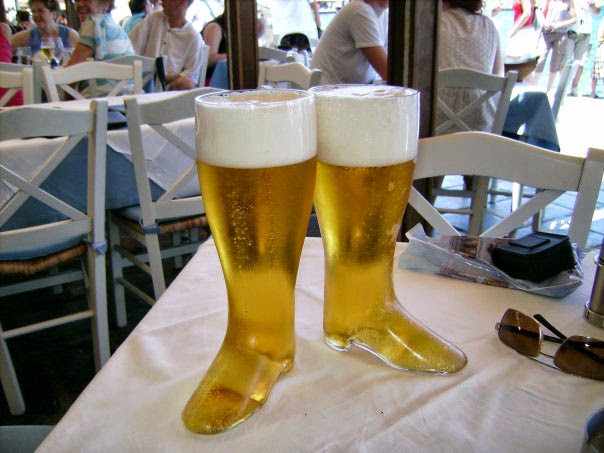 604x453, 56 Kb / пиво, бокалы, сапоги