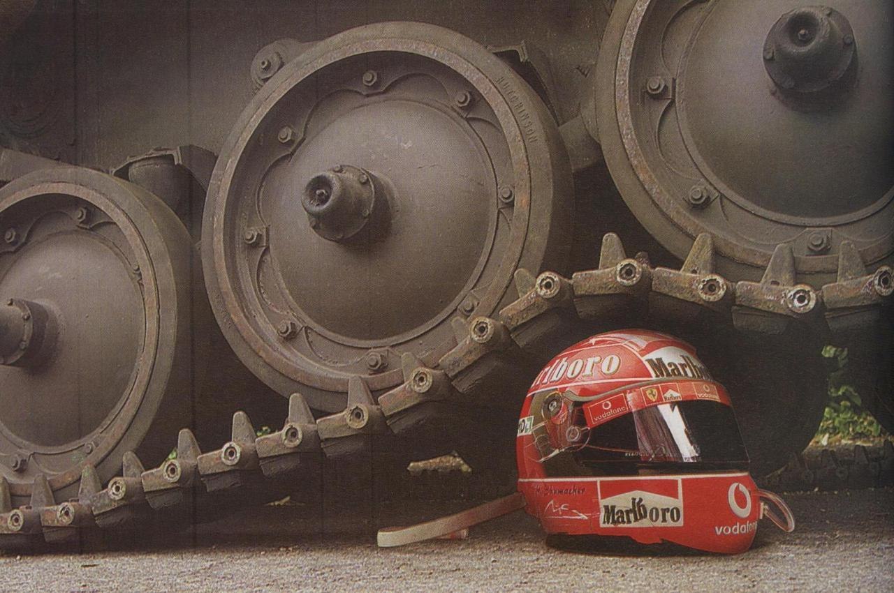 1280x850, 181 Kb / Танк, гусеницы, шлем, F1, катки