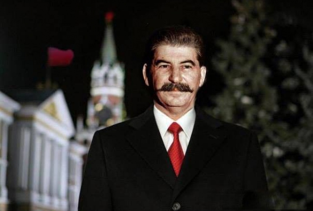 645x435, 79 Kb / Сталин, кремль, поздравление, новогоднее