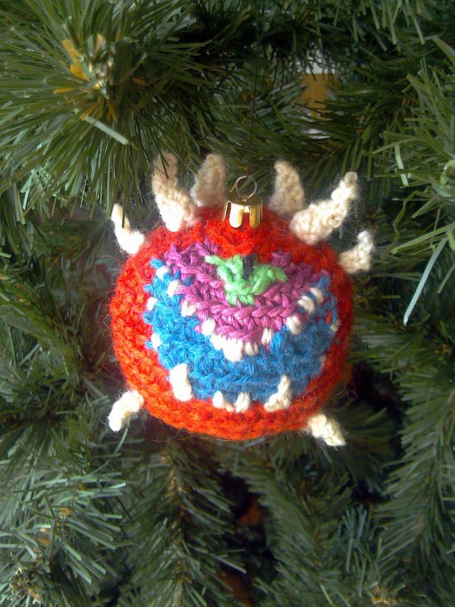 644x859, 117 Kb / doom, cacodemon, дум, шар, шарик, елка, какодемон