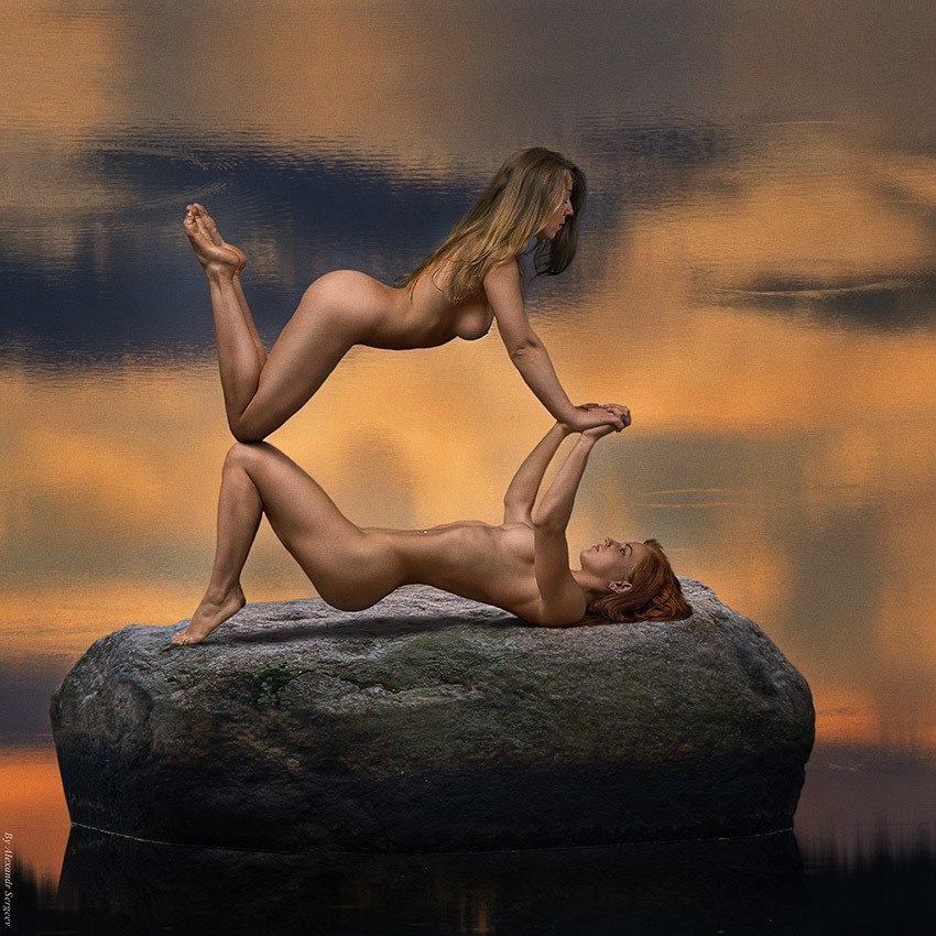 850x850, 156 Kb / Камень, вода, девушки