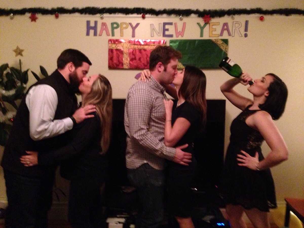 1200x900, 273 Kb / Новый, год, пары, девушка, бутылка