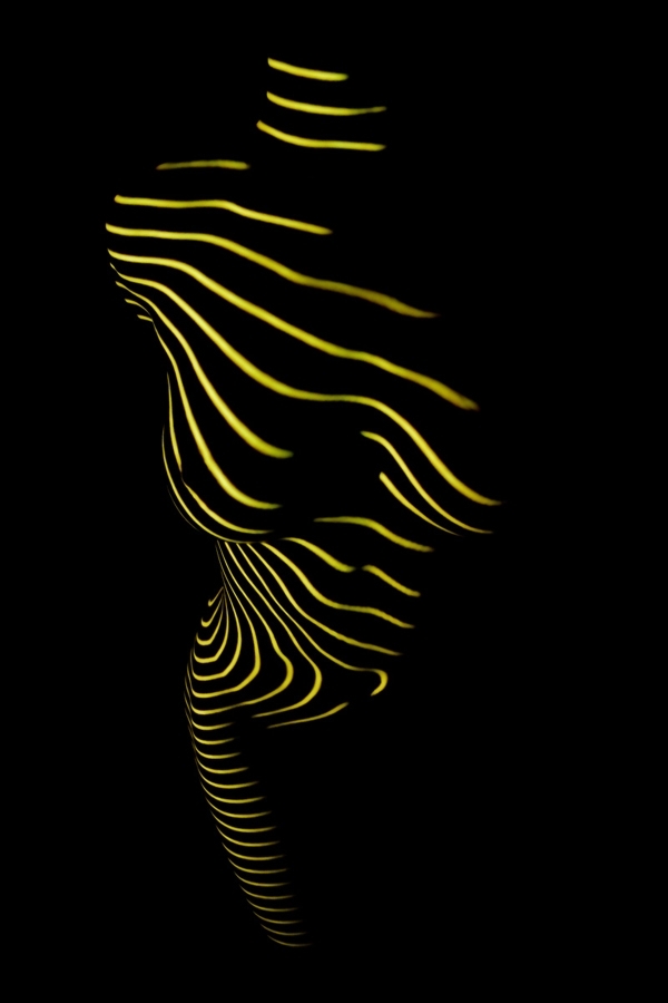 600x900, 107 Kb / желтые, полосы, свет