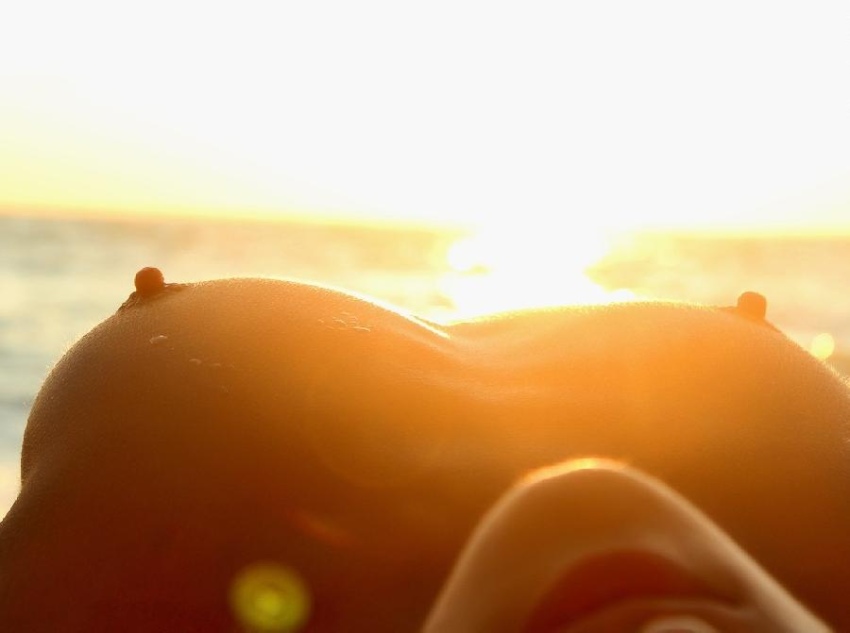 850x633, 72 Kb / море, солнце, сиськи