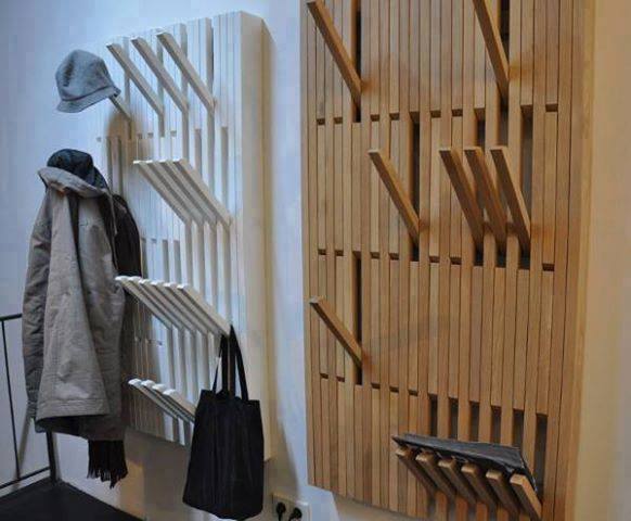 582x480, 37 Kb / вешалка, полка, стена, палки, шляпа, пальто