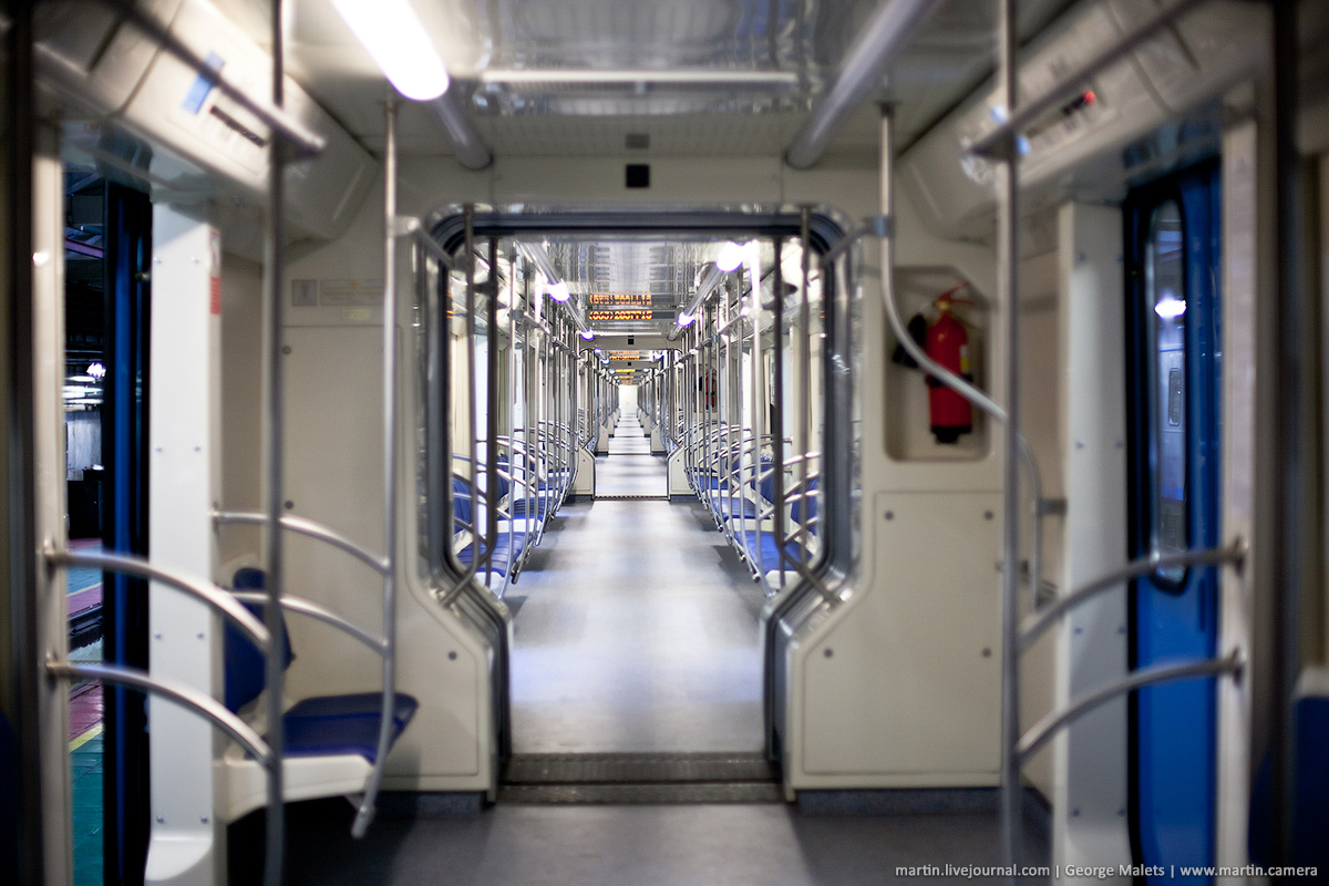 1200x800, 288 Kb / Метро, Москва, поезд, проход
