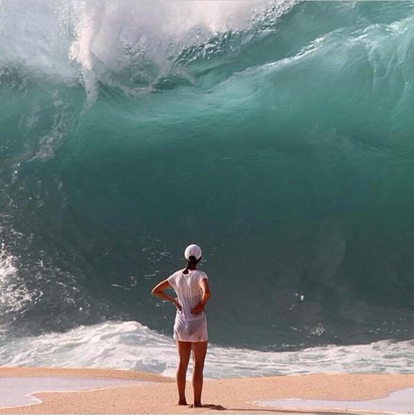 600x604, 39 Kb / девушка, волна