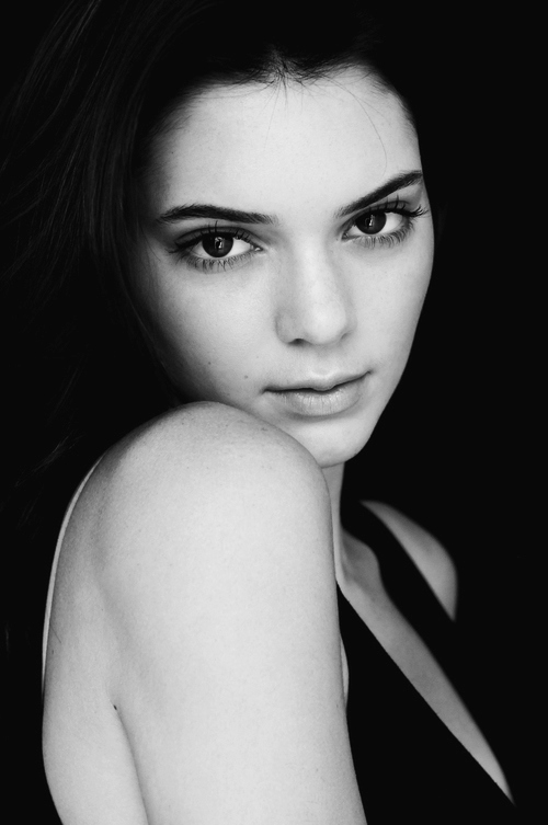 500x753, 112 Kb / ч/б,девушка, взгляд, блеск