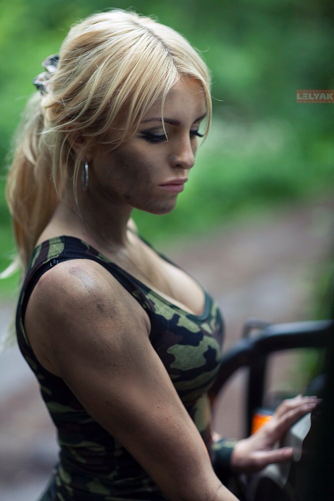 667x1000, 93 Kb / LELYAK, KONSTANTIN, блондинка, грязная, камуфляж, девушка, серьги