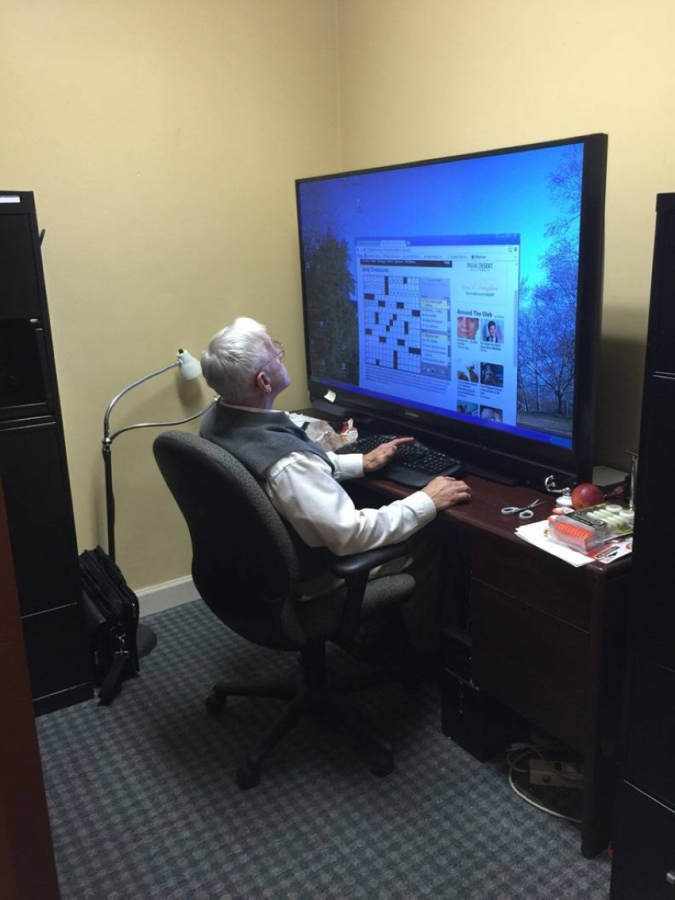 675x900, 155 Kb / дедушка, монитор, кроссворд