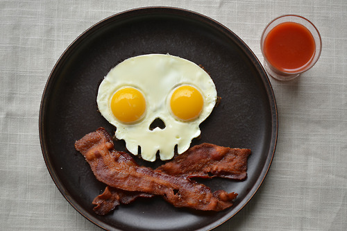 500x333, 67 Kb / череп, яичница, бекон, завтрак